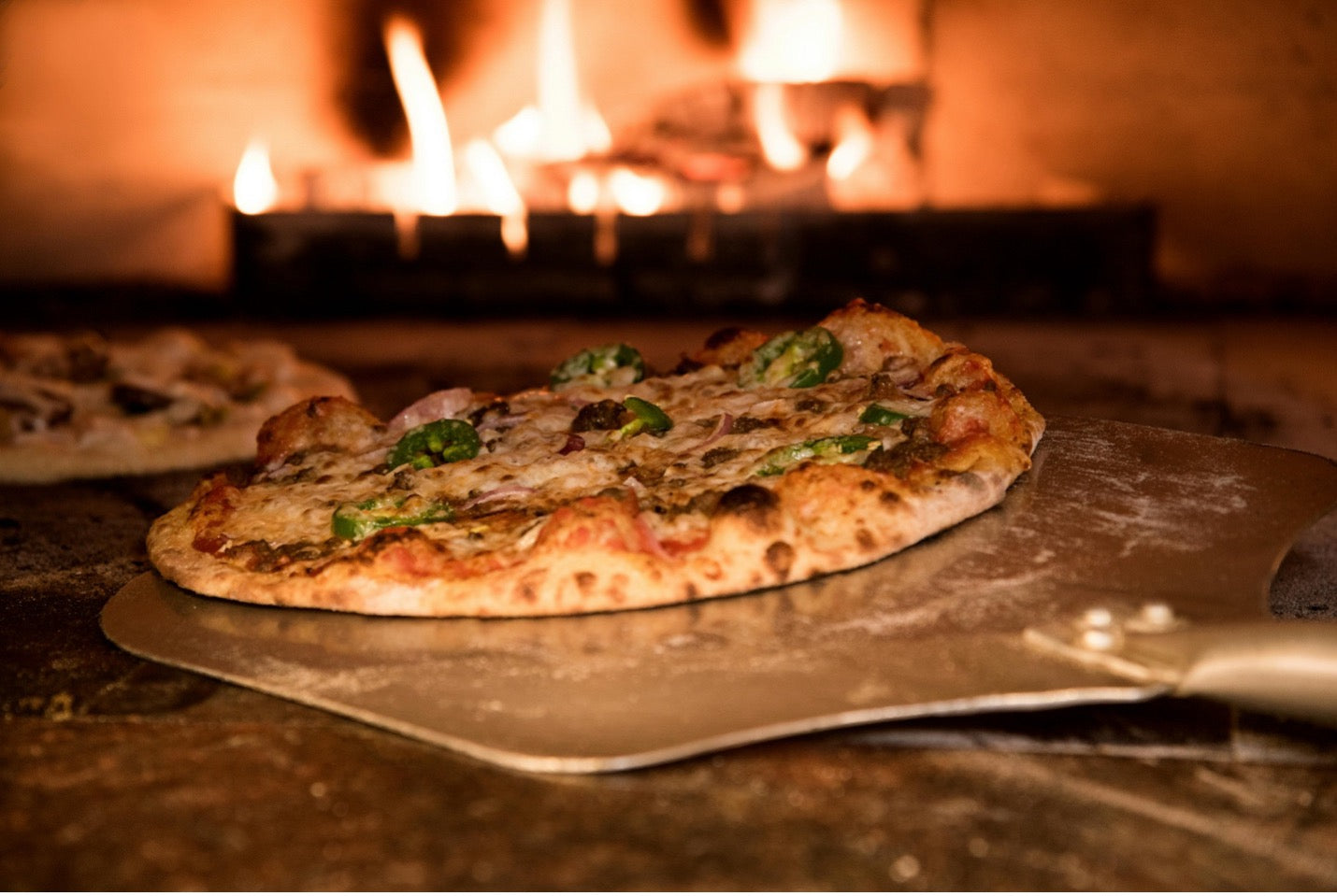 Los Peligros Ocultos en Tu Pizza: Lo que Realmente hay Bajo el Queso
